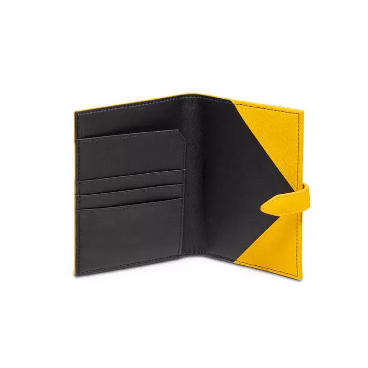 Campo Marzio Passport Holder With Tab Closure