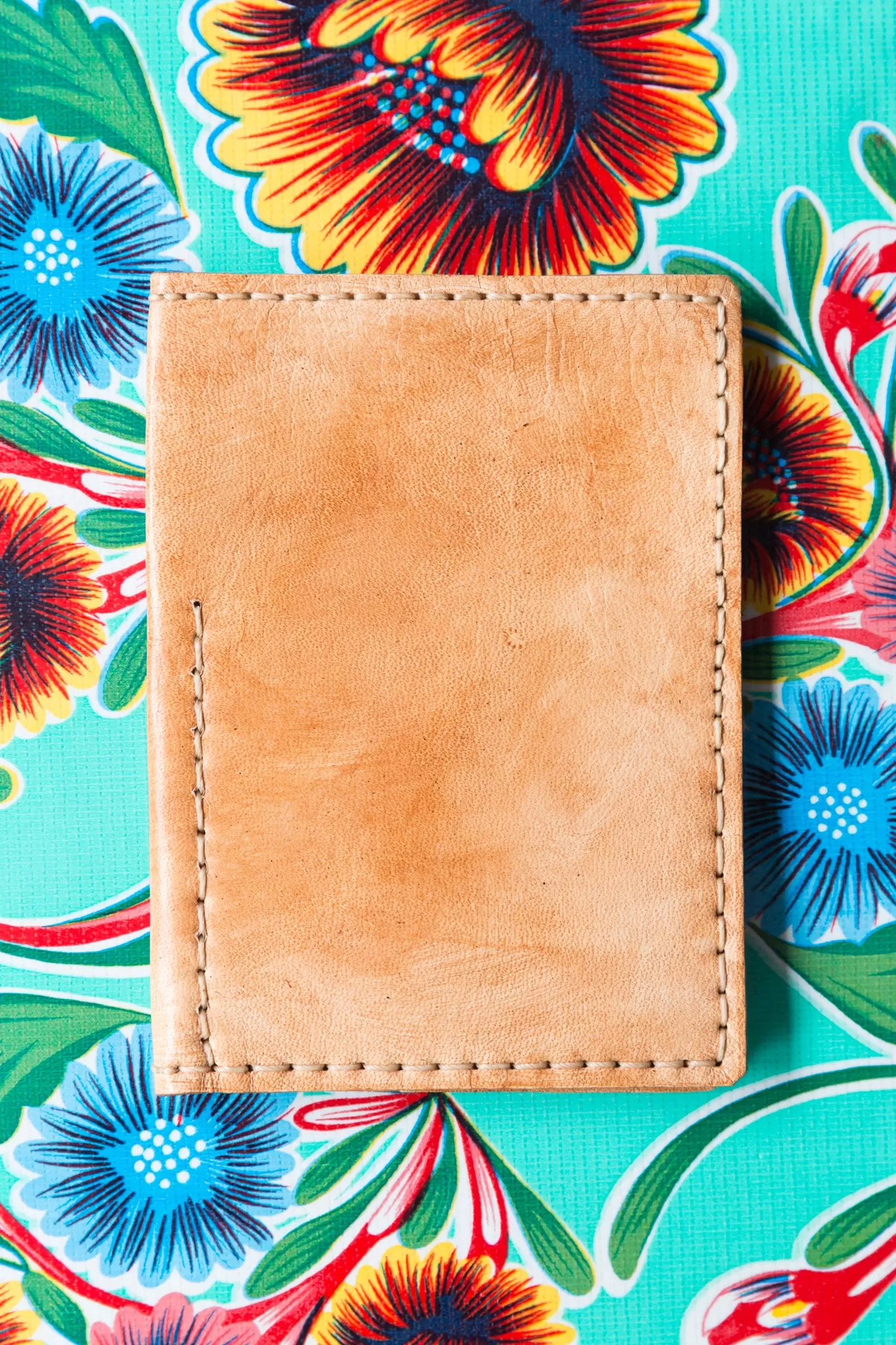 LEATHER PASSPORT CASE // CAMEL