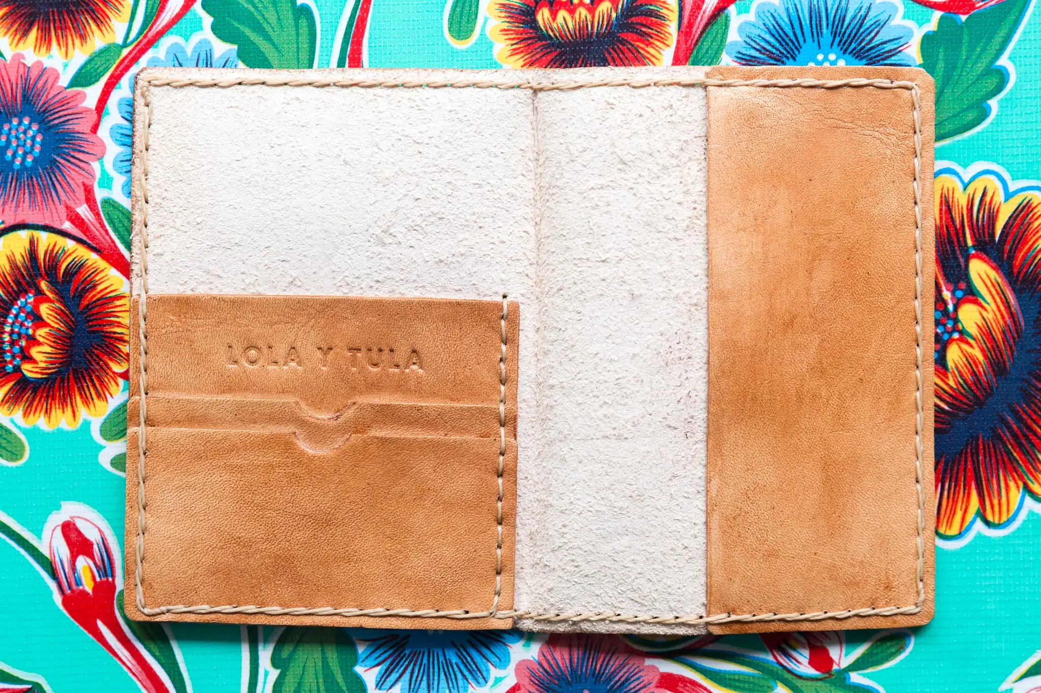 LEATHER PASSPORT CASE // CAMEL