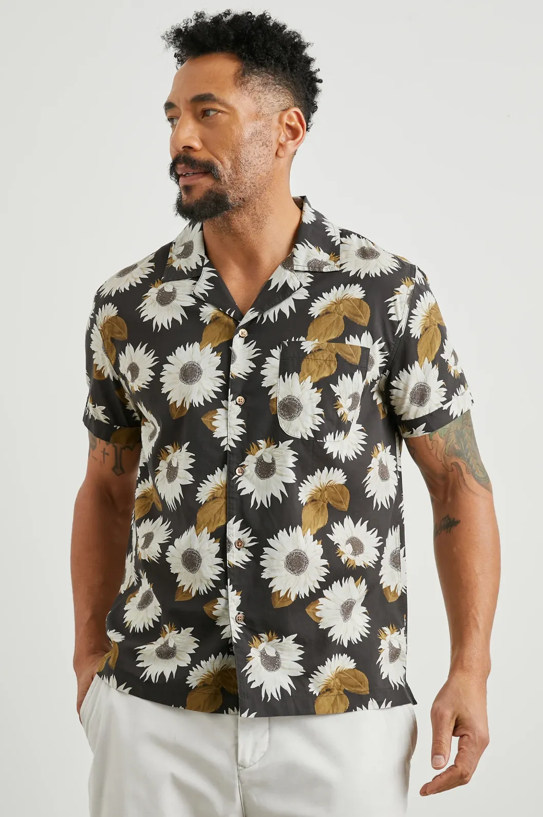 MORENO SUNFLOWER TWIRL SHORT SLEEVE SHIRT