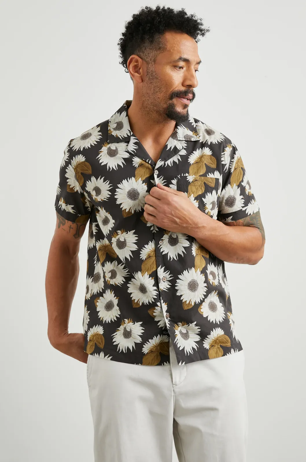 MORENO SUNFLOWER TWIRL SHORT SLEEVE SHIRT