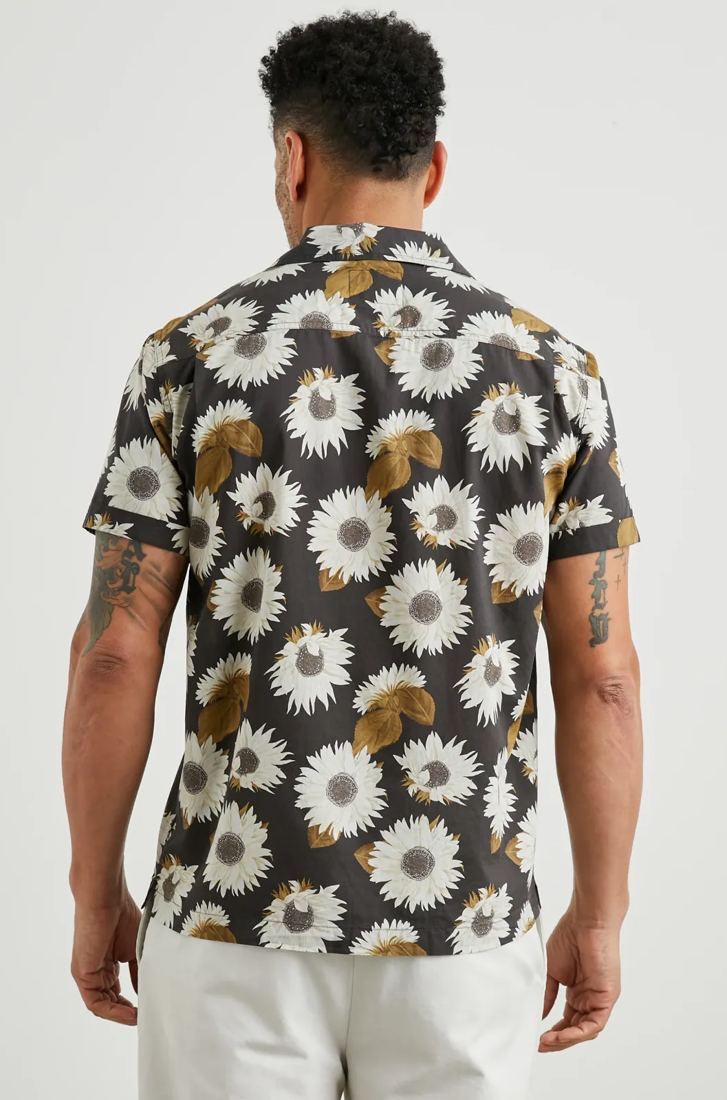 MORENO SUNFLOWER TWIRL SHORT SLEEVE SHIRT